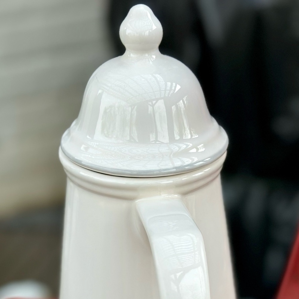 Vintage Creamy Ironstone Coffee Tea Pot with Lid - Picture 4 of 10
